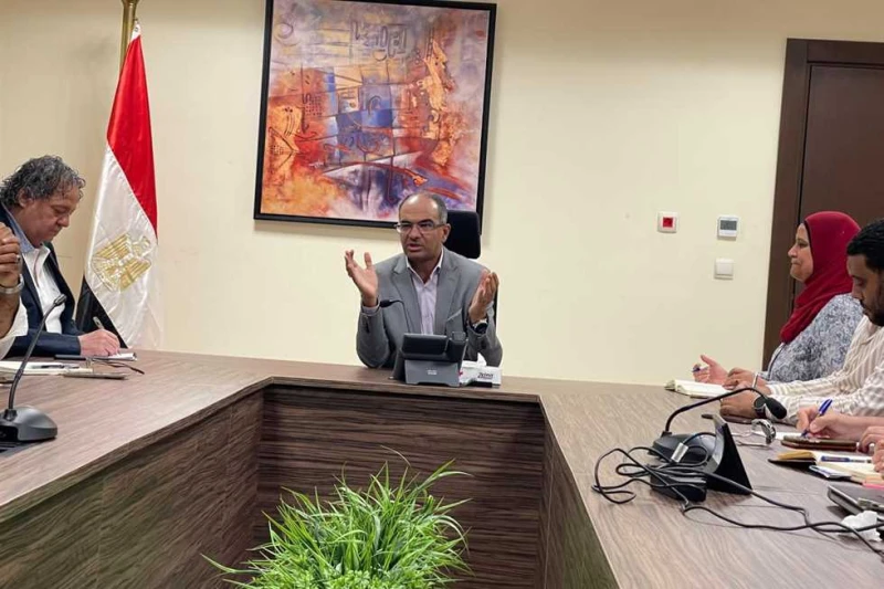 نائب وزير الإسكان يتابع مشروعات مياه الشرب والصرف الصحي الجاري تنفيذها (تفاصيل) عقد الدكتور سيد إسماعيل، نائب وزير الإسكان والمرافق والمجتمعات