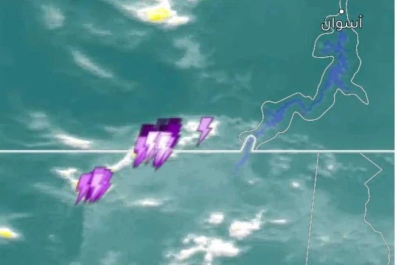 تحذير عاجل للمسافرين.. الأرصاد تكشف حالة الطقس اليوم الأحد (3 ظواهر جوية تضرب البلاد ) كشفت هيئة الأرصاد الجوية، عن حالة الطقس اليوم الأحد 4 أغسطس