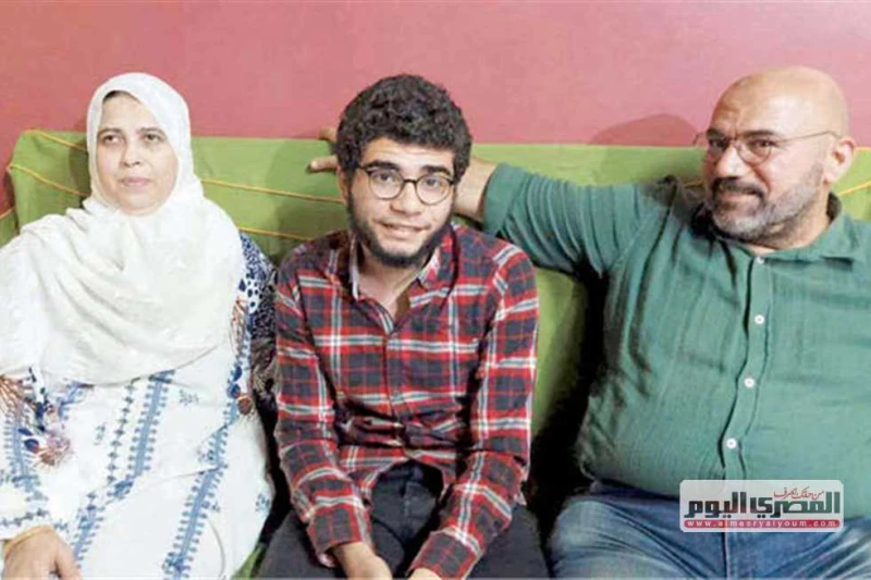 بعد تعديل الدرجات.. أفراح وأحزان في منازل أوائل الثانوية العامة تضاربت المشاعر عقب إعلان قائمة أوائل الثانوية العامة للشعبة العلمية، بعد تعديل درجات امتحان الفيزياء، حيث عمت السعاد