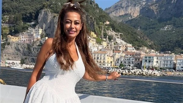 داليا مصطفى تغازل جمهورها بإطلالة جريئة في عرض البحرخطفت الفنانة داليا مصطفى، أنظار متابعيها، عبر حسابها الشخصي على موقع تبادل الصور والفيديوهات