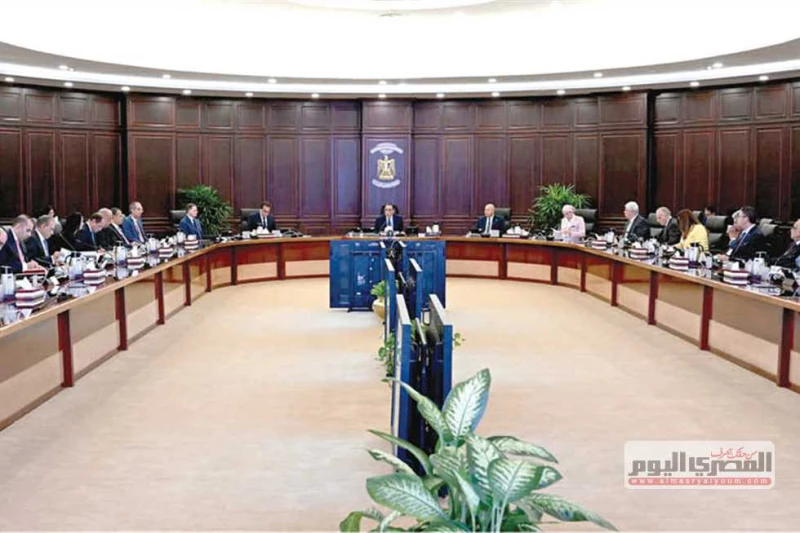 بدء اجتماع مجلس الوزراء بمقر الحكومة بالعاصمة الإدارية الجديدة بدأ منذ قليل، اليوم الأربعاء، اجتماع مجلس الوزراء، برئاسة الدكتور مصطفى مدبولى، بمقر