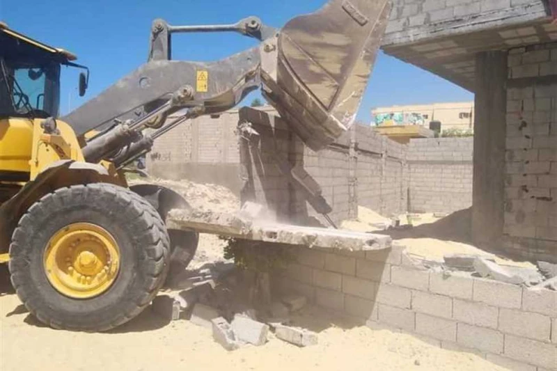 تنفيذ 8 قرارات إزالة بمدينة العريش أعلن مركز ومدينة العريش بشمال سيناء، عن تنفيذ 8 قرارات إزالة لمباني مخالفة، تنفيذا لتوجيهات اللواء دكتور خالد