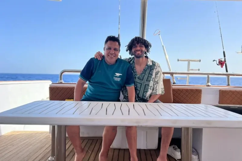 والد محمد النني يكشف عن مفاجأة بشأن موقف نجله من الأهليقال والد اللاعب محمد النني إن والدته كانت تتمنى أن ينهي ابنه مسيرته الكروية في نادي الأهلي،