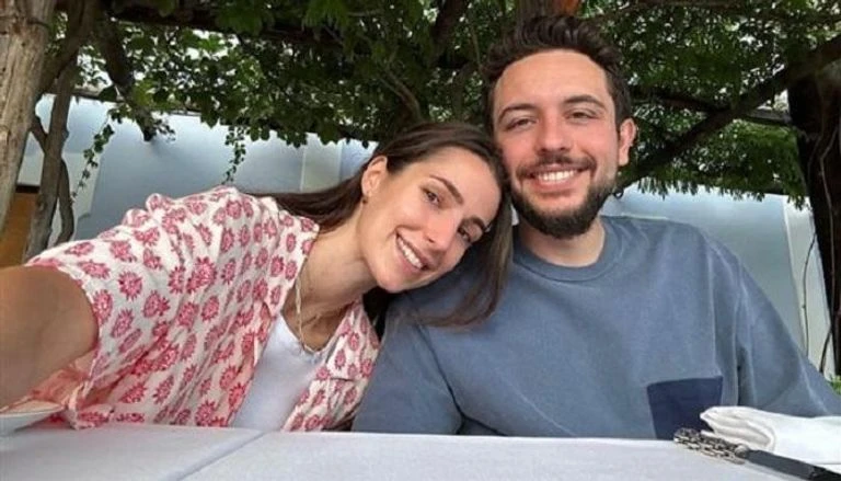 بعد ولادة الاميرة رجوة الحسين.. شاهد الحفيدة الأولى ل العاهل الأردني إعلانات تصدر خبر ولادة الاميرة رجوة الحسين زوجة ولي العهد الأمير الحسين، محركات