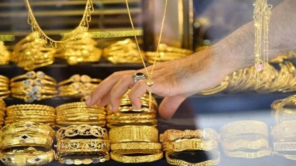 الجرام ب 2294 جنيها.. أسعار الذهب اليوم الجمعة 2382024يعد معدن الذهب ملاذا آمنا للكثيرين فى ظل اضطراب الأسواق خاصة أن المعدن الأصفر مرتبط بالاقتصاد العالمي، كما يهتم العديد من المو