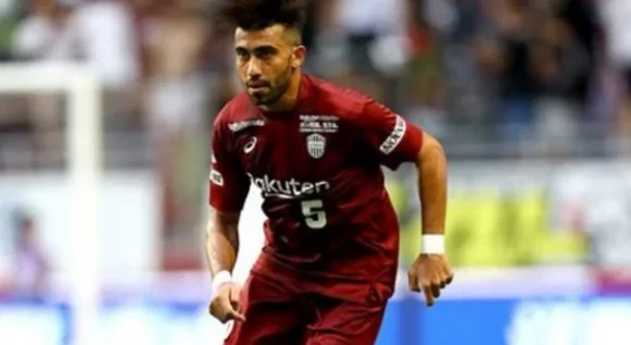 عاجل تفاصيل القبض على اللاعب أحمد ياسر لاتهامه بالتعدي على فتاة بدولة عربيةألقت الأجهزة الأمنية القبض على اللاعب أحمد ياسر المحمدي شقيق حسين ياسر