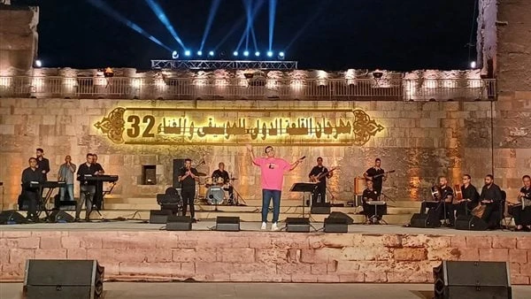 جمهور القلعة يتفاعل مع إيهاب توفيق بأغنية سحرانيبدأ المطرب إيهاب توفيق حفله الغنائي بمهرجان القلعة للموسيقى والغناء، بأغنية سحراني وسط تفاعل كبير من