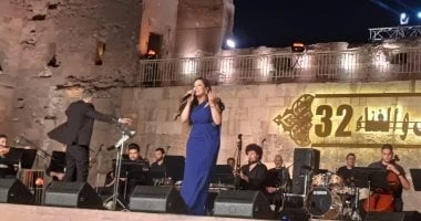 إيمان عبد الغنى تمتع جمهور القلعة بأغانى الزمن الجميل تعرف على التالي إيمان عبد الغنى تمتع جمهور القلعة بأغانى الزمن الجميل، قدمت المطربة إيمان عبد الغنى حفلا غنائيا ضمن فعاليات مه