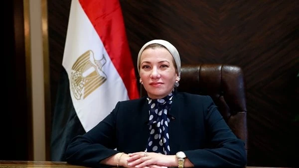 البيئة تستعرض مصفوفة مؤشرات الأداء الرئيسية للأنشطة والمشروعات المنفذة ببرنامج الحكومة الجديدةعقدت الدكتورة ياسمين فؤاد، وزيرة البيئة اجتماعا موسعا،