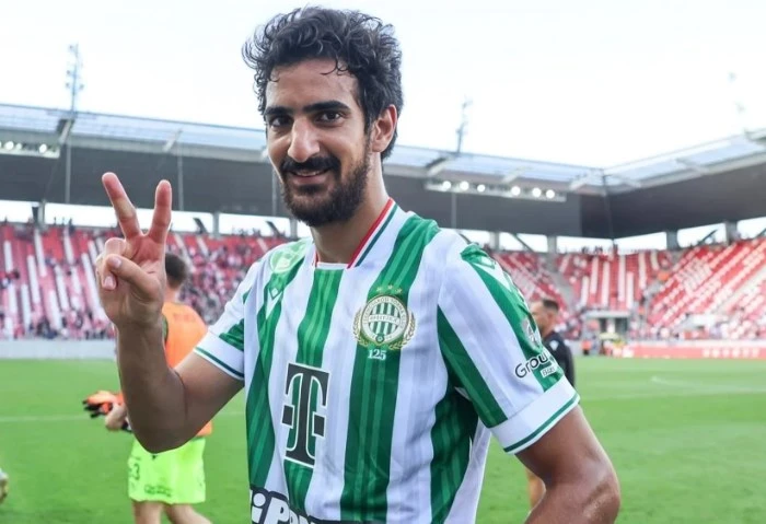 صحف مجرية: محمد بن رمضان لم ينتقل إلى الأهلي حتى الآن كشف موقع 129 المجري، عن حقيقة مفاوضات النادي الأهلي مع الفريق المجري، لضم محمد علي بن رمضان إلى