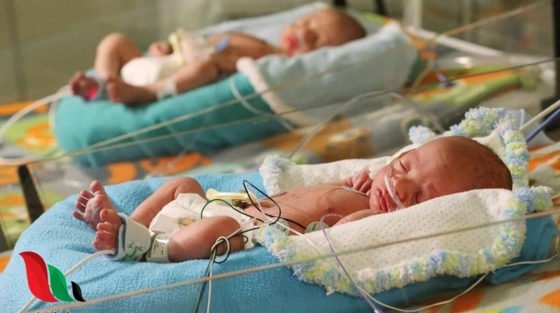 إهمال جسيم.. أسرة تتهم مستشفى شهير بالتسبب في وفاة ثلاثة توائم اتهمت إحدى الأسر مستشفى شهير في محافظة القليوبية بالتسبب في وفاة ثلاثة توائم خلال أيام