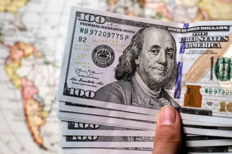 الدولار بيغلى ولا بيرخص؟.. اعرف سعر الدولار اليوم مقابل الجنيه المصري في السوق السوداء والبنوك وتحديثات مباشرة من كل مكاتب الصرافة يواصل الدولار