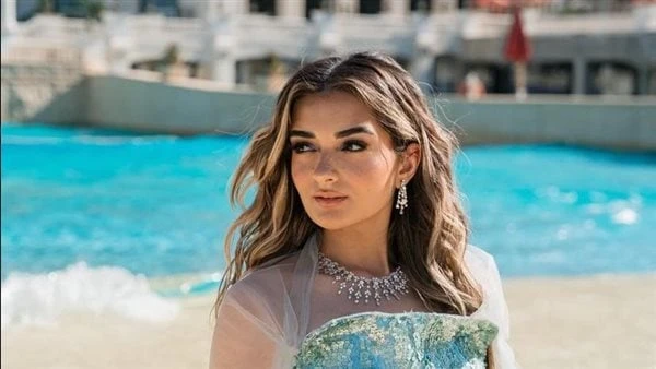 خست النص.. ملك أحمد زاهر تثير الجدل بإطلالة جديدةشاركت الفنانة ملك أحمد زاهر، متابعيها بأحدث إطلالاتها التي تتسم بالأنوثة والأناقة في آن واحد، مما