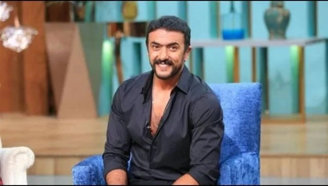 فيديو مريب لأحمد العوضي وسط صمته المطبق، هل يعيش قصة حب جديدة؟ تعرض الممثل المصري، أحمد العوضي، لانتقادات لاذعة، في الساعات القليلة الماضية، بعد أن