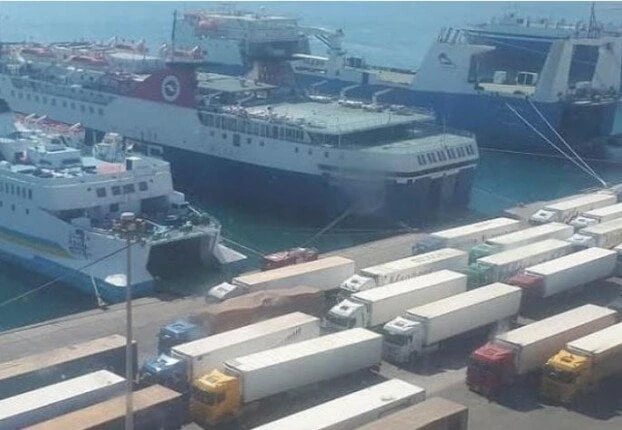 وصول 29 ألف طن المونيوم لميناء سفاجاشهدت موانئ البحر الأحمر اليوم السبت، انتظاما بحركة الوصول والسفر دون معوقات حيث أعلن المركز الإعلامي لهيئة موانئ