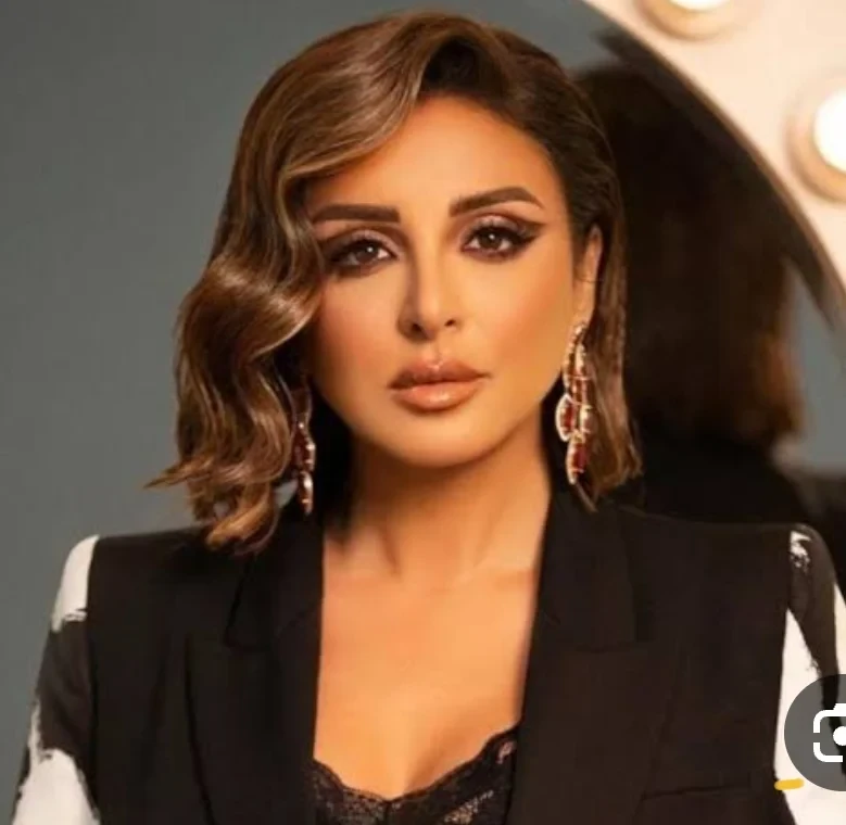 شركة صوت مصر تنتج البوم أنغام : ١٢ أغنية بالاسم والعنوانأخيرا أصدرت النجمة المصرية أنغام ألبومها الجديد تيجي نسيب، الذي يفصله خمس سنوات عن آخر ألبوم