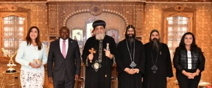 البابا تواضروس يستقبل سفير كندا في القاهرة بمناسبة انتهاء فترة عملهاستقبل قداسة البابا تواضروس الثاني بابا الإسكندرية بطريرك الكرازة المرقسية، في