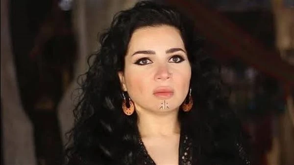 مي عز الدين تؤدي مناسك العمرة عن المنتج الراحل حسام شوقي تعرف على التالي مي عز الدين تؤدي مناسك العمرة عن المنتج الراحل حسام شوقي ، أدت الفنانة مي عز