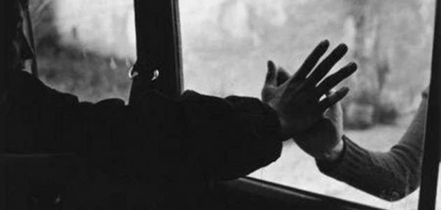 عبارات مؤلمة.. كلمات تعبر عن ما بداخلك كلمات حزينة جدا؟إن الألم شعور دائم يشعر به الإنسان، لذلك فإن العبارات المؤلمة من أهم الوسائل التي يمكن من