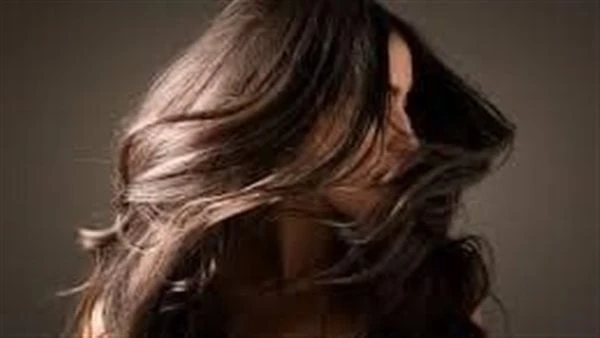 كلها في بيتك.. وصفات لعلاج تساقط الشعر قدمت الدكتورة سوسن غزال خبيرة التغذية العلاجية عبر صفحتها الخاصة بموقع التواصل الاجتماعي فيسبوك،وصفات طبيعية لعلاج تساقط الشعر..وصفات طبيعية 