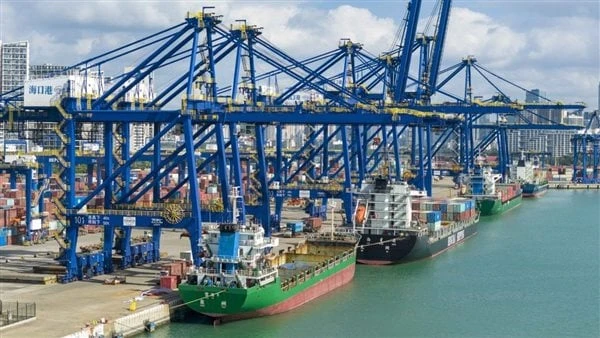 تجارة الصين الدولية من السلع والخدمات ترتفع 12 في يوليوبلغت قيمة التجارة الدولية للصين في السلع والخدمات حوالي 4.24 تريليون يوان في يوليو 2024، مسجلة زيادة بنسبة 12 على أساس سنوي، 