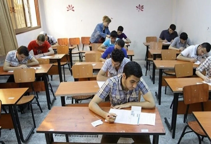 غدا، طلاب الثانوية العامة الدور الثاني يؤدون امتحاني الجغرافيا والكيمياء يؤدي طلاب الثانوية العامة 2024 شعبة علمي (علوم رياضة) امتحان الدور الثاني في