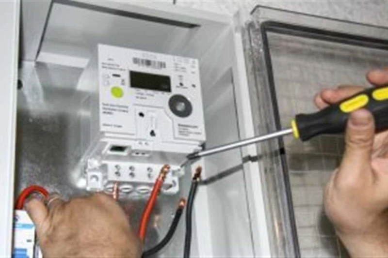 الكهرباء تضاعف غرامة سرقة التيار بنسبة 100 (تفاصيل) الكهرباء تبدأ التطبيق.. ضاعف غرامة سرقة التيار بنسبة 100. بدأت شركات توزيع الكهرباء تطبيق نظام جديد لاحتساب قيمة محاضر سرقة التي