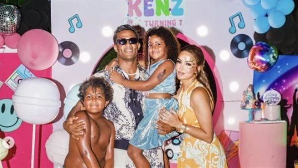 محمد رمضان يحتفل بعيد ميلاد ابنته كنز.. صوراحتفل الفنان محمد رمضان بعيد ميلاد ابنته كنز، بحضور مجموعة من الفنانين.و نشر محمد رمضان صورا من الاحتفال