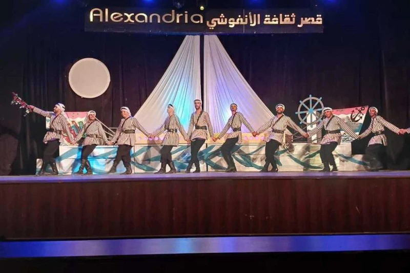 أفراح العريش تزين الحفلات الصيفية بالثغر شهد مسرح قصر ثقافة الأنفوشي اليوم الأحد، سهرة فنية جديدة، استمرارا للحفلات الصيفية بمحافظة الإسكندرية، والتي تنظمها الهيئة العامة لقصور الث