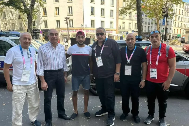 أول ظهور لمحمد كيشو عقب براءته من تهمة التحرشظهر المصارع الأولمبي محمد إبراهيم كيشو مع البعثة المصرية في باريس بعد الإفراج عنه من قبل الشرطة بسبب عدم