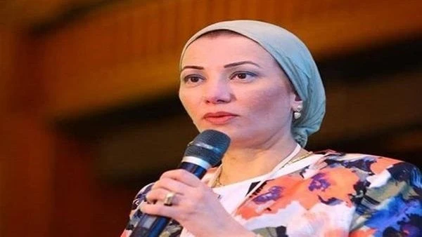 وزيرة البيئة: رفع 300 طن مخلفات من شاطئ بحيرة قارونقام الفرع الإقليمي لجهاز شئون البيئة بالفيوم بالتنسيق مع محافظة الفيوم لرفع كميات من المخلفات