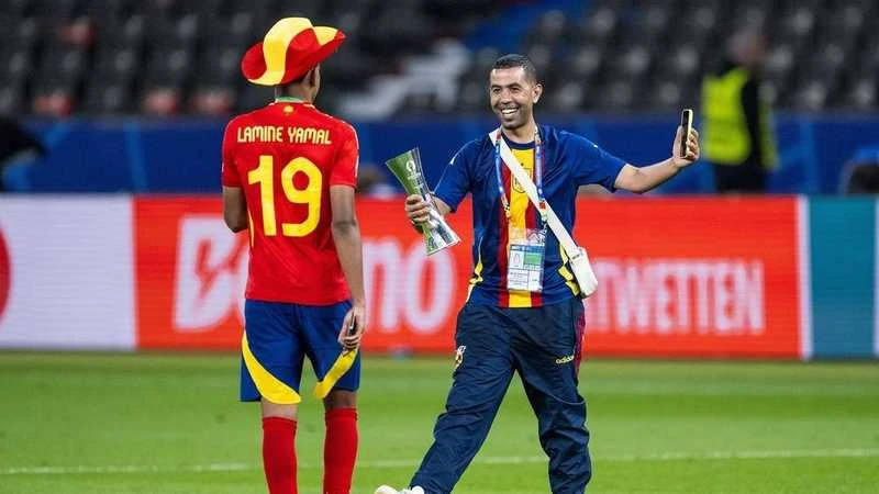 والد لامين يامال يتعرض للطعن في إسبانيا أخبار منوعة وطرائف شاهد المقال التالي من صحافة الأفاق عربيةية عن والد لامين يامال يتعرض للطعن في إسبانيا،