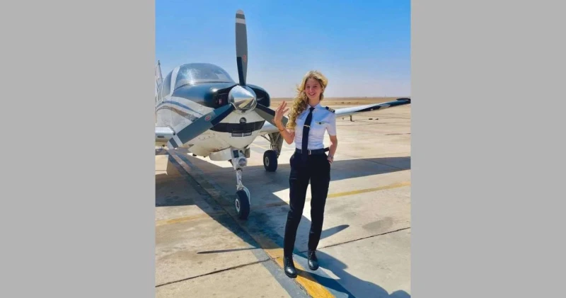 من هي ميرولا ماجد ويكيبيديا؟ إليك أهم المعلومات عن أول فتاة كابتن طيارميرولا ماجد، ابنة محافظة أسيوط، قررت أن تدرس في كلية الطيران إلى جانب دراستها في كلية الإعلام، ونجحت في تحقيق