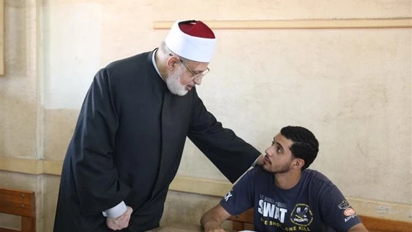 طلاب الثانوية الأزهرية يؤدون امتحانات الدور الثاني في هذه المواد اليوميواصل اليوم الأحد الموافق 25 أغسطس أول أيام امتحانات الدور الثاني للشهادة الثانوية الأزهرية 2023-2024.ويؤدي طل