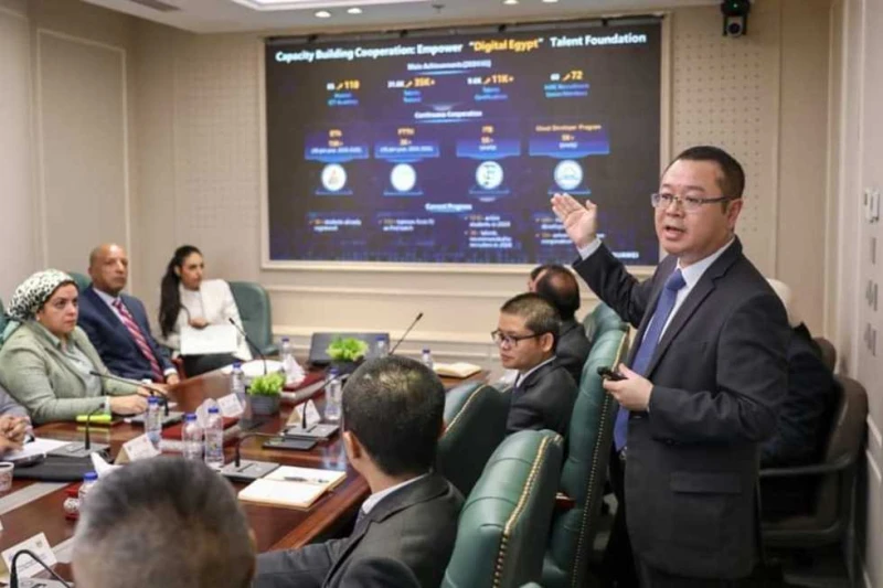 وزير الصحة يبحث مع وفد هواوي العالمية التعاون في تكنولوجيا الرعاية الصحية استقبل الدكتور خالد عبدالغفار نائب مجلس الوزراء وزير الصحة والسكان، شن لاي