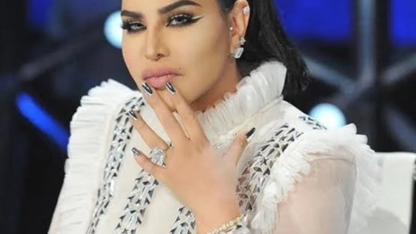 شاهد إطلالة أحلام في حفل الرياض حرصت النجمة أحلام على مشاركة جمهورها صورا من إطلالتها في حفلها الذي أقيم في الرياض.وظهرت أحلام مرتدية فستانا باللون النود الراقي، به تطريز من ناحية 