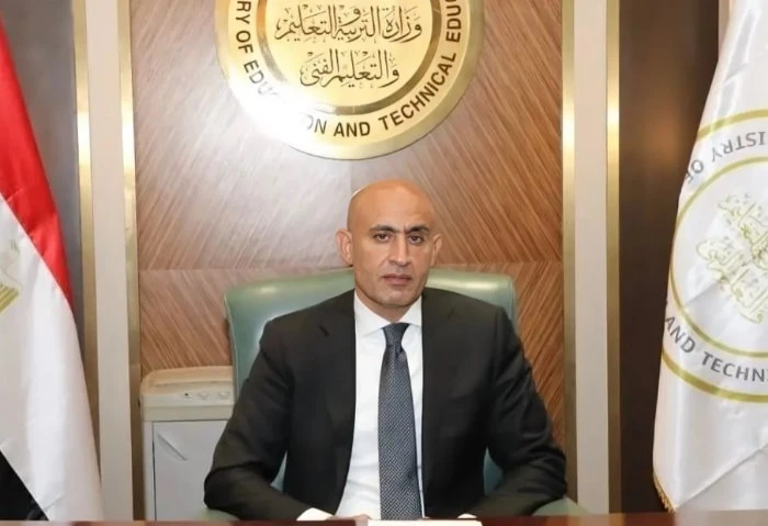 ثورة في نظام الثانوية العامة تقليص المواد الدراسية وإلغاء الاختيار من متعدد تشهد مرحلة الثانوية العامة في مصر، بناء على المقترح المقدم من محمد عبد