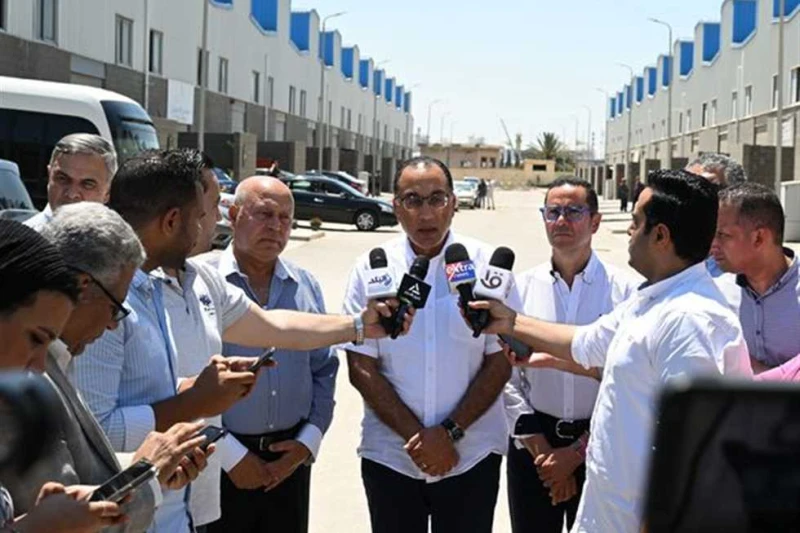 نسعى للتعامل بكل جدية مع البيروقراطية.. مدبولي: مضاعفة صادراتنا أمر قابل للتطبيق بأسرع مما نحلم قال الدكتور مصطفى مدبولي، رئيس مجلس الوزراء، إن هدف