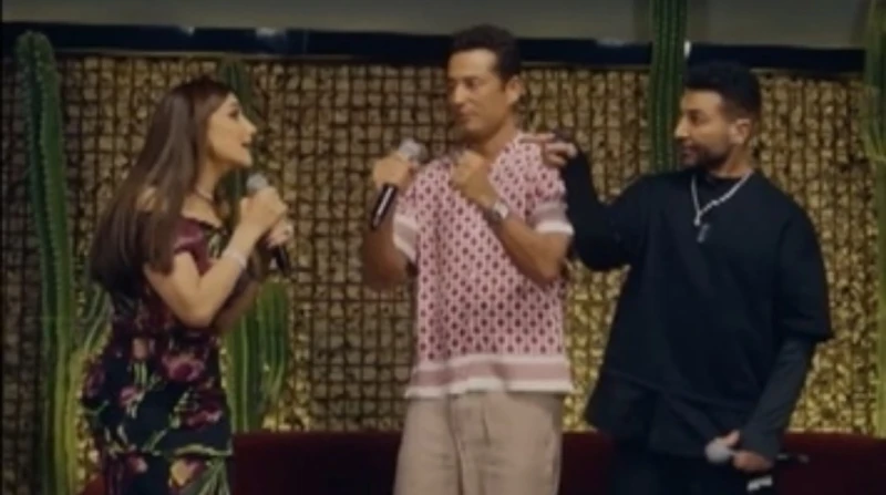 مي عمر والأخوان سعد.. حديث عن الخيانة والشيفون ومحمد سامي حلت الفنانة مي عمر ضيفة على برنامج بيت السعد، مع الأخوين أحمد وعمرو سعد، وإخراج زوجها محمد