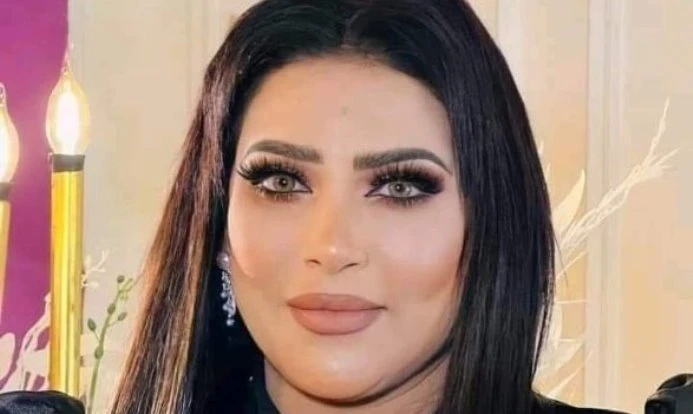 بدرية طلبة تروج لمسرحية التلفزيون قبل عرضها في مهرجان العلمين صورةتستعد الفنانة بدرية طلبه لعرض مسرحية التلفزيون بمشاركة الفنانة إيمي سمير غانم، وحسن