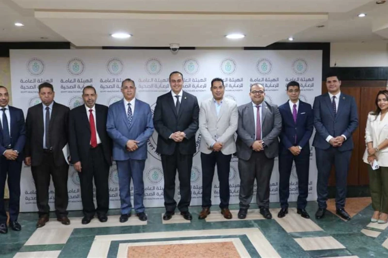 الرعاية الصحية: نستهدف توسيع نطاق خدمات الهيئة ليشمل أكبر عدد من المواطنين التقى الدكتور أحمد السبكي، رئيس الهيئة العامة للرعاية الصحية والمشرف العام