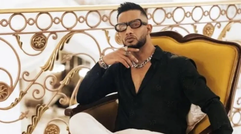 الجمهور الليبي يصدم محمد رمضان قبل حفل الجمعة: لا تشرفنا اصطدم الفنان محمد رمضان، بهجوم واسع من متابعيه في دولة ليبيا، بعد إعلانه الغناء في حفل