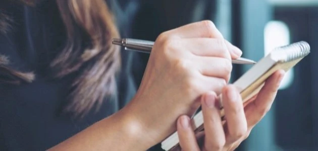 حكمة اليوم قصيرة ومفيدة.. من اجمل الحكم عن الحياة؟الحياة ما هي إلا تجارب نعيشها، وكلما مررنا بتجارب أكثر زادت حكمتنا ومعرفتنا، ونظرنا إلى الحياة