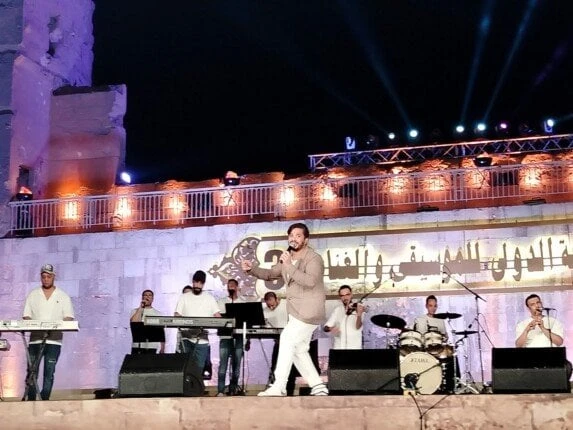 مصطفى حجاج يفتتح حفله بمهرجان القلعة بأغنية يا بتاع النعناع (صور) تعرف على التالي مصطفى حجاج يفتتح حفله بمهرجان القلعة بأغنية يا بتاع النعناع (صور)،