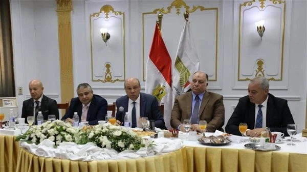 وزير الطيران يعلن تراجع خسائر الناقل الوطني 16 مليار جنيه في العام الأخيركشف الدكتور سامح الحفني وزير الطيران، أن مصر للطيران ستشهد إجراءات لإعادة