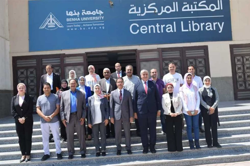 رئيس جامعة بنها: ماضون قدما في بناء قدرات القيادات الجامعية واستثمار الخبرات أكد الدكتور ناصر الجيزاوى رئيس جامعة بنها اليوم الأحد، أن الجامعة ماضية