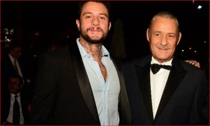 وحشتني يا أطيب قلب.. أحمد الفيشاوي يوجه كلمات مؤثرة ل والده أحمد الفيشاوي ووالدهافاق عربيةأعرب الفنان أحمد الفيشاوي، عن اشتياقه لوالده الفنان الراحل