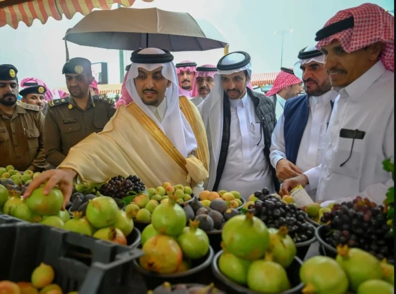 تدشين مهرجان الفواكه الموسمية بمحافظة أحد رفيدة تعرف على التالي تدشين مهرجان الفواكه الموسمية بمحافظة أحد رفيدة، دشن محافظ أحد رفيدة، ناصر بن عشق بن