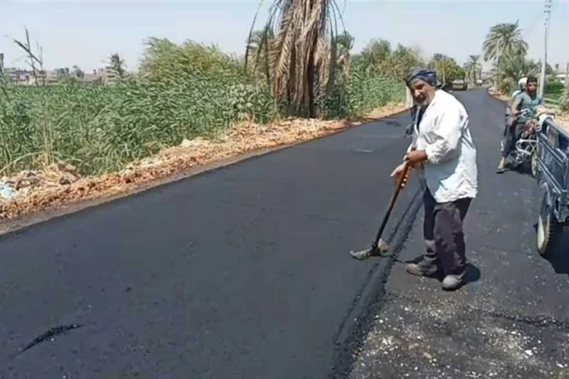محافظ أسيوط: استكمال رصف طريق القوصية بطول 6.6 كم قال اللواء دكتور هشام أبوالنصر محافظ أسيوط، إنه جاري استكمال أعمال الطبقة الاسفلتية لإعادة رصف طريق