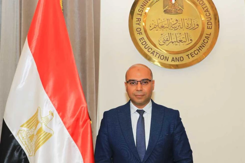 متحدث التعليم يوضح حقيقة إلغاء مواد من الثانوية العامة 2025 أكد شادي زلطة، المتحدث الرسمي باسم وزارة التربية والتعليم، أن الصور المتداولة على